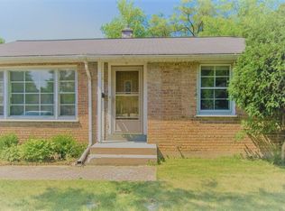 656 E Palatine Rd, Palatine, IL 60074