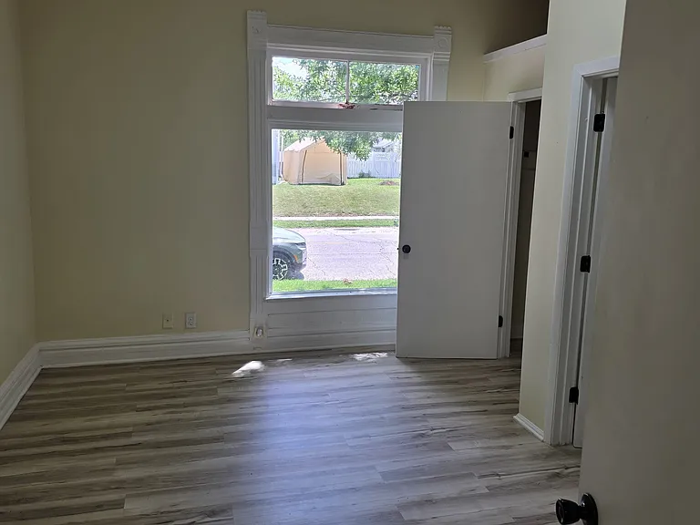 900 W Taylor St — Photo 13