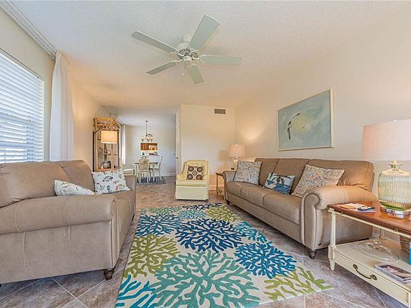 4th image of 25 Vista Gardens Trl