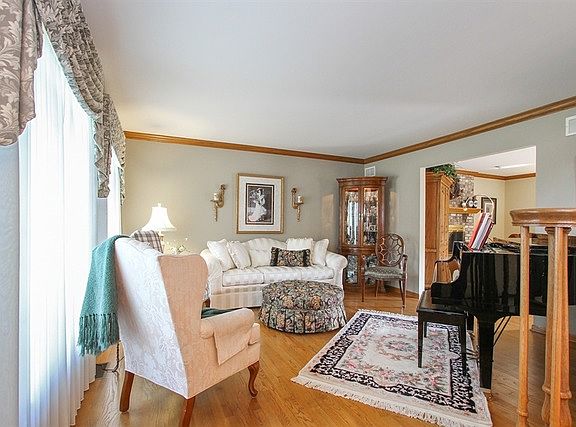 4th image of 5424 W 108th Pl