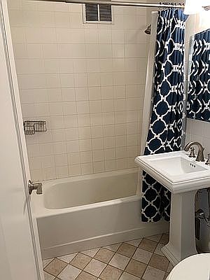 5th image of 103 W 69th St APT 3D