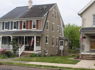 409 S 4th Ave, Royersford, PA 19468