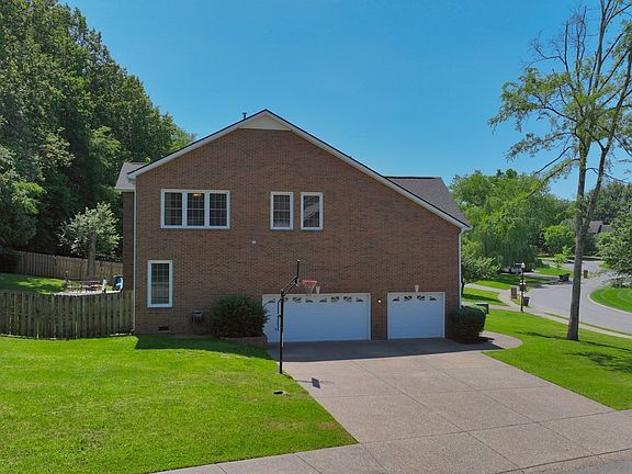 2nd image of 106 Shorecrest Cir