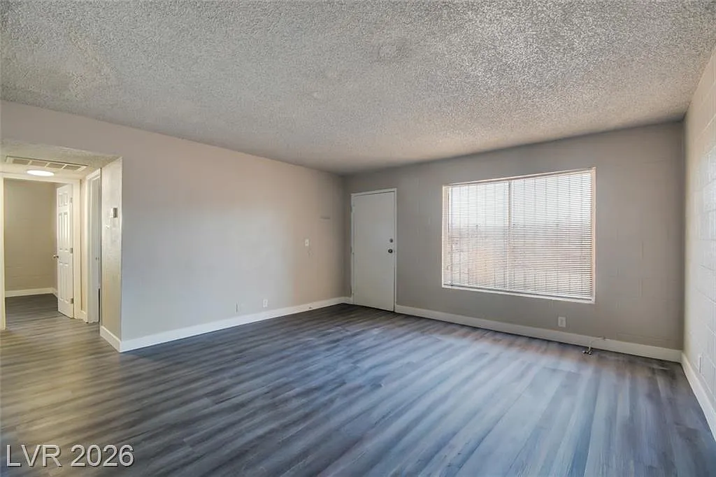 2 bed, 816 sqft, $1,100 — Photo 3