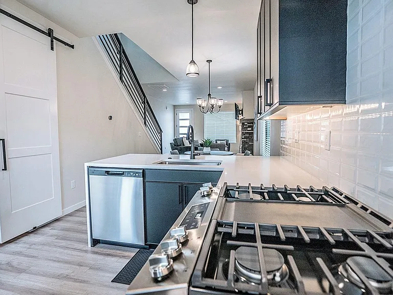 3316 N Rosalia Rd — Photo 15