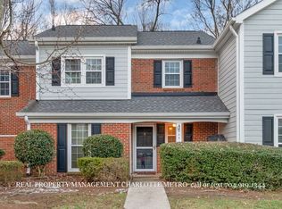 9451 Kings Falls Dr, Charlotte, NC 28210