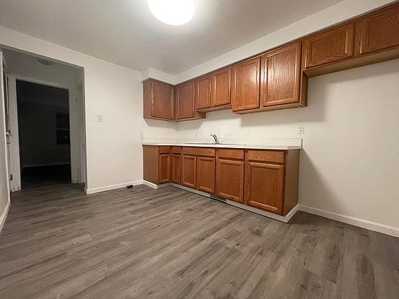 2nd image of 24660 Cloverlawn Ave