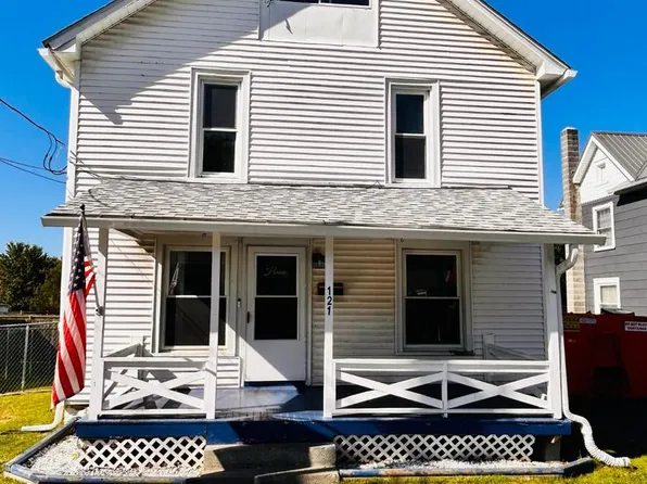 121 Spruce St, Pleasant Gap, PA 16823