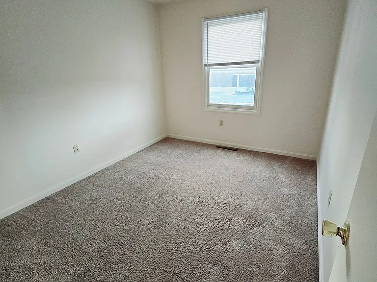 Two Bedroom Downstairs 2nd Bedroom