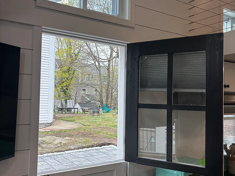 20 Pleasant St — Photo 12