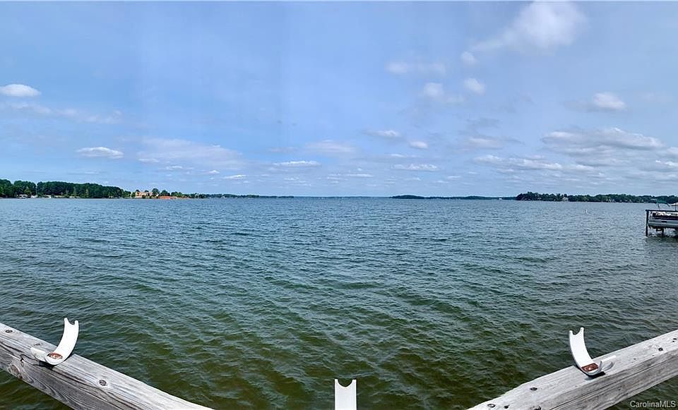 2nd image of 8394 Ranger Island Marina Rd