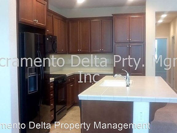 5th image of 105 Matisse Ln #105
