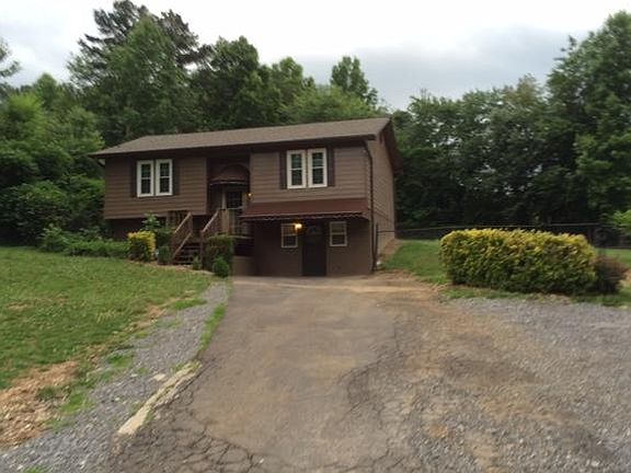 4th image of 3610 Stone Dr SE