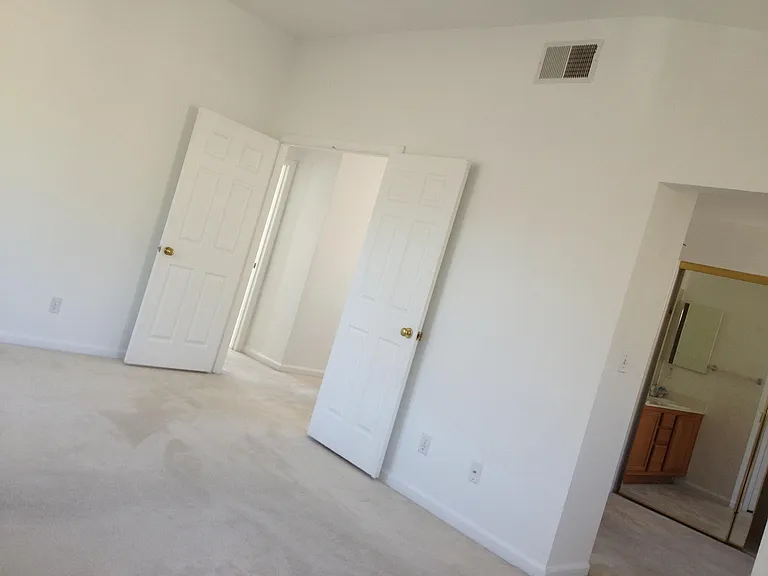 5 Holtz Ct — Photo 19