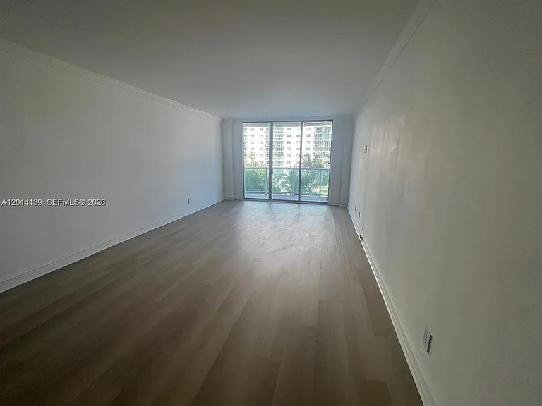 19390 Collins Ave #402 — Photo 8