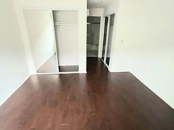 3rd image of 1735 Peyton Ave #2119