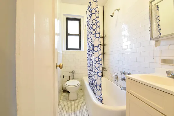Rented by (Legacy) NY Quality Living Uptown | media 9