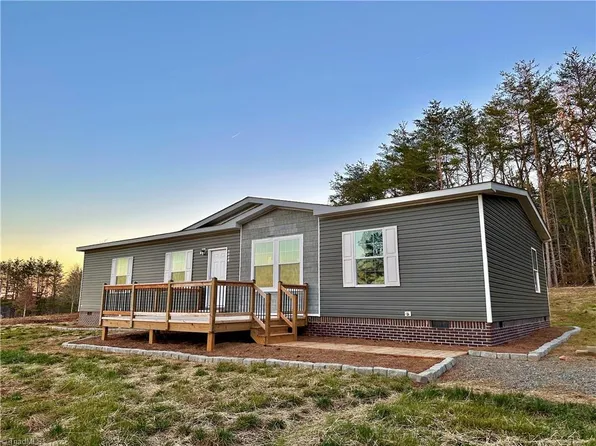 2841 Angell Rd, East Bend, NC 27018