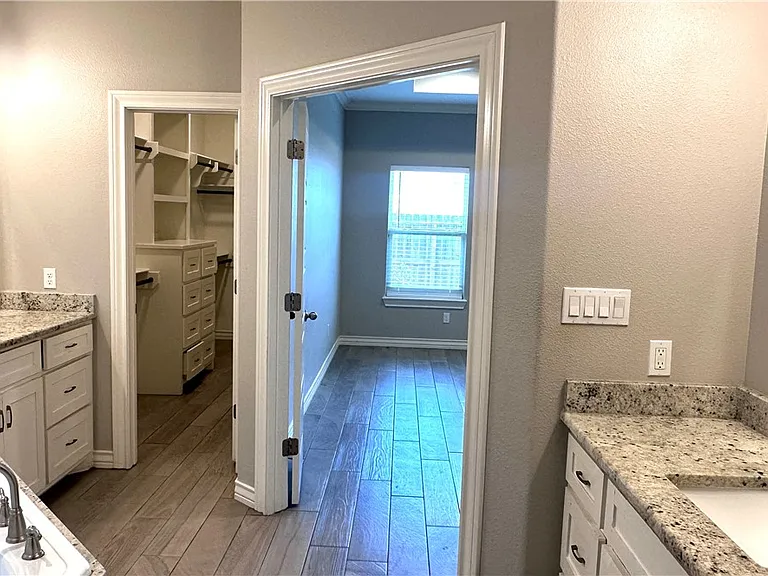 3734 Berkeley Dr — Photo 12