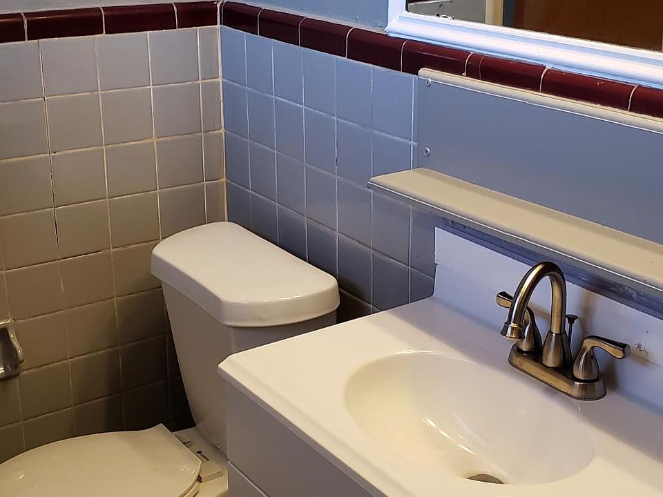 1st image of 207 Garrison Dr APT 11
