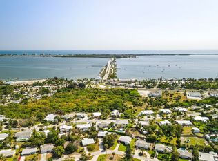 3570 NE Linda Dr, Jensen Beach, FL 34957