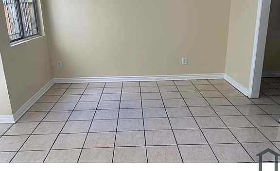 4th image of 833 W 82nd St APT 8
