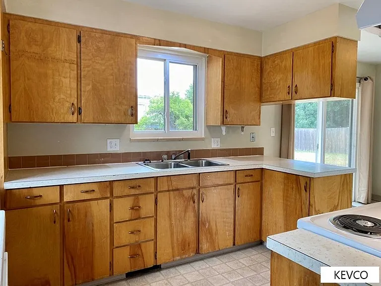 1044 Montview Rd — Photo 9