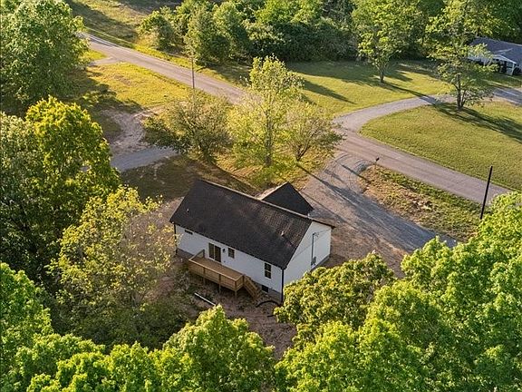 5th image of 591 Fire Tower Rd