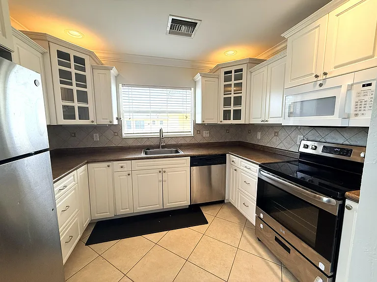 735 Hummingbird Way #201 — Photo 4