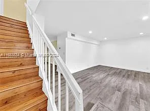 207 Wimbledon Lake Dr — Photo 10