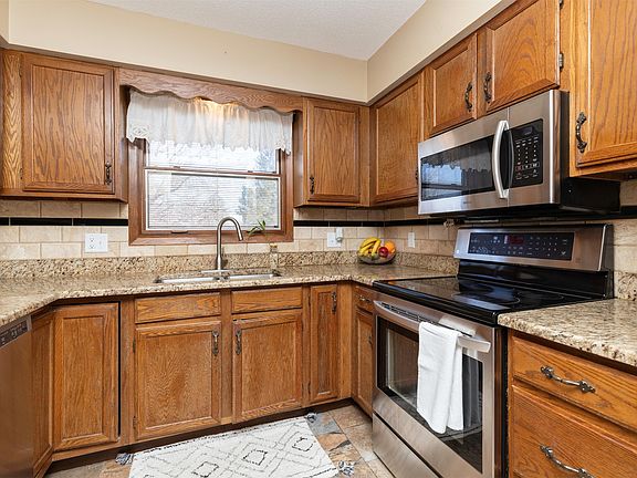 5th image of 6132 Terrace Dr