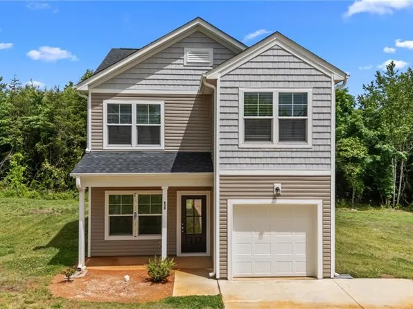 630 East St, Reidsville, NC 27320