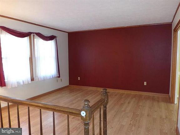 5th image of 201 Monticello Cir