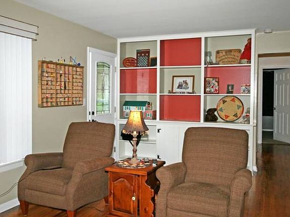 Built-in shelving and cabinets for your special display items.