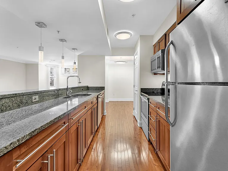 1020 Pennsylvania Ave SE #102 — Photo 5