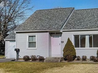 111 Lawdon St, North Syracuse, NY 13212