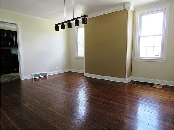 5th image of 422 Mallard St
