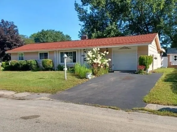 26 Loud Rd, Holbrook, MA 02343