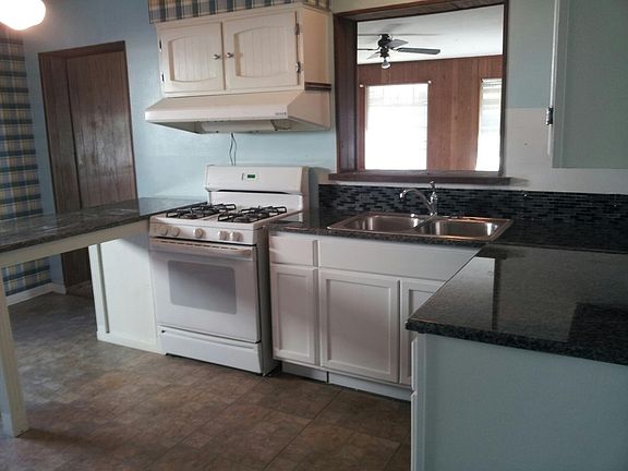 2nd image of 4906 Sandra Lynn Dr