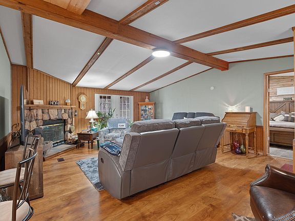 5th image of 129 Farris Rd SE