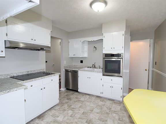 4th image of 109 Westwood Ln