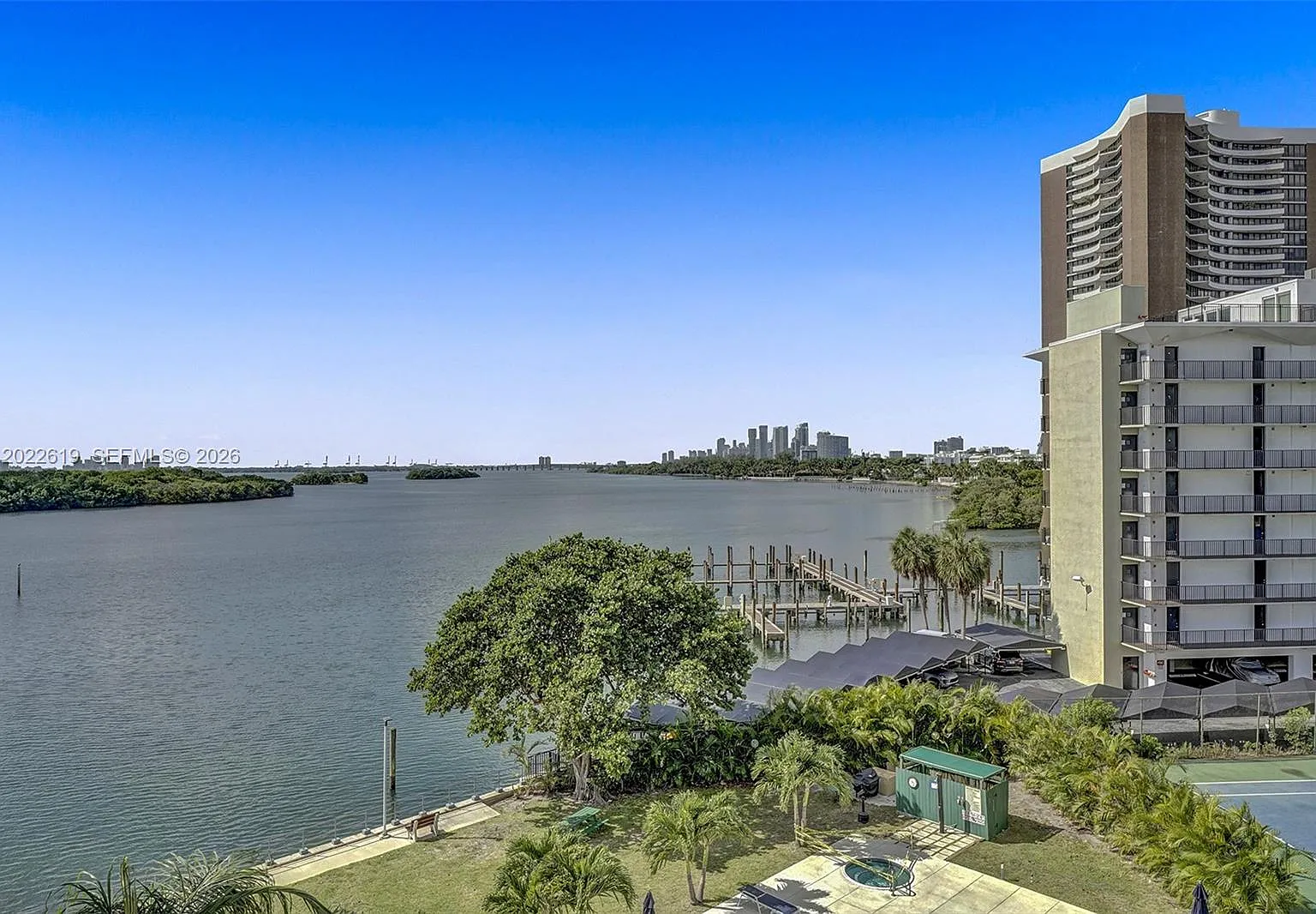 Clipper Condo No 1 — Photo 1