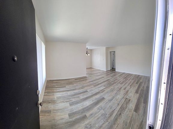 3rd image of 4653 Bancroft St #1
