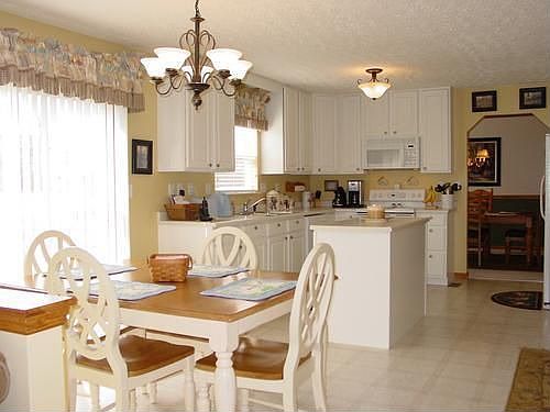 3rd image of 4463 Oakview Ct