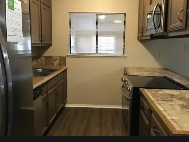 5414 Discovery St E — Photo 3