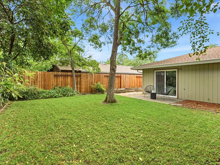 5211 Glide Dr — Photo 15
