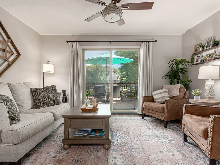 255 Foxtrail Pl — Photo 2