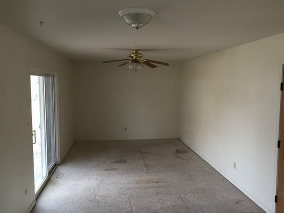 3rd image of 7201 Carmelita Dr