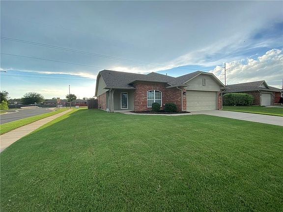 3rd image of 713 Beechwood Way