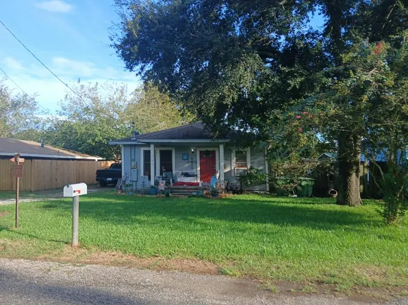 103 Stevens St, Dayton, TX 77535